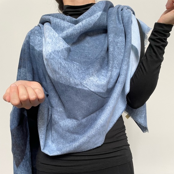 Cashmere scarf - Picture 3 of 3